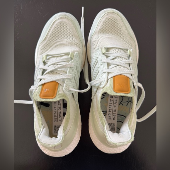 Adidas Ultraboost 22 Running Shoes - Picture 8 of 8